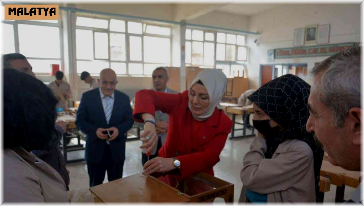 Eline aldığı tornavida ile örnek oldu