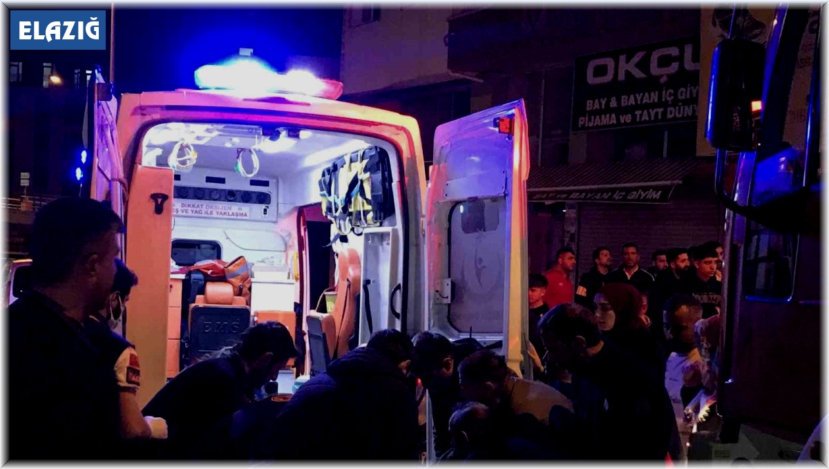 Elini kıyma makinesine kaptırdı, bir saatlik çalışma sonucunda kurtarıldı