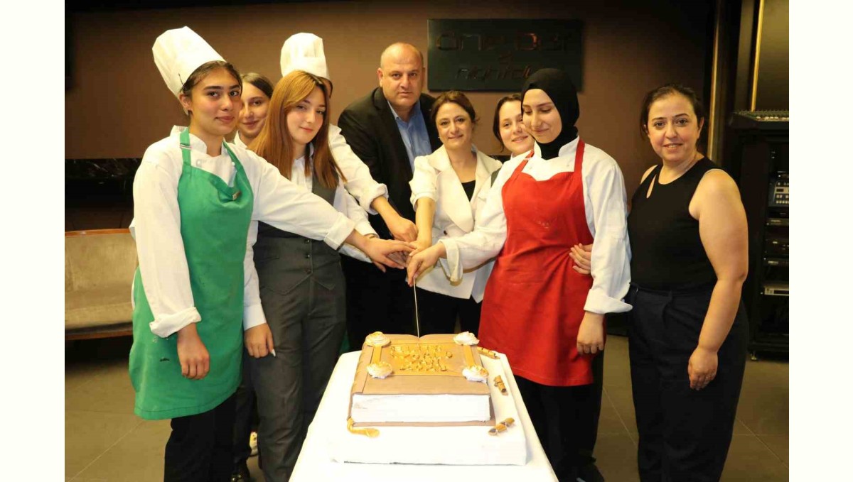 Elite World'den ayın personeli etkinliği