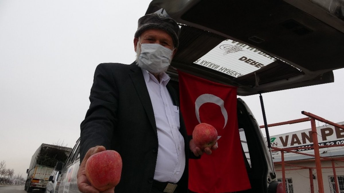 'Elmacı Dede' Mehmetçik için bin 614 kilometre yol kat etti