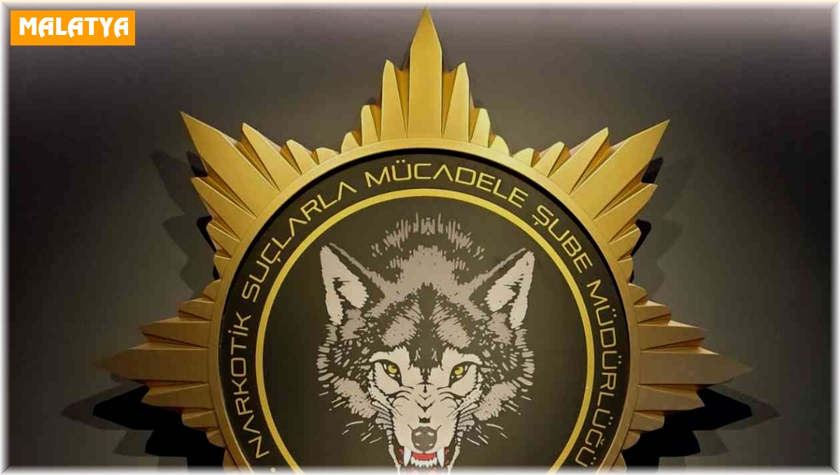 Emanet koliden esrar çıktı