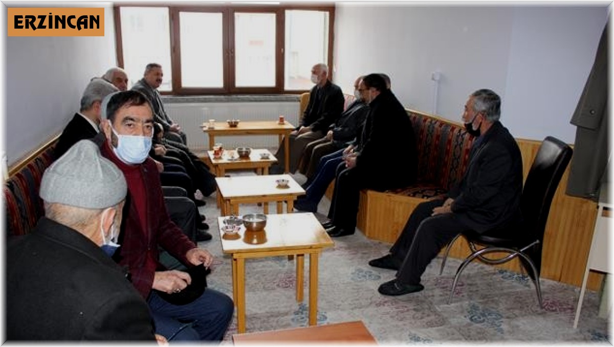 Emekli din görevlileri ders halkalarında bir araya geliyor