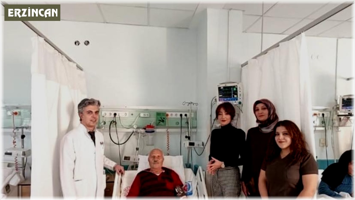 Emekli öğretmen hastanede unutulmadı