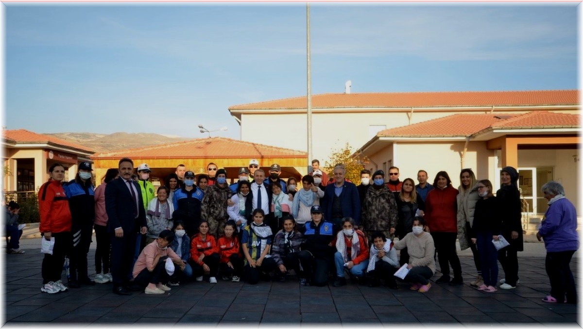 Emniyet ekipleri özel öğrencilerle bir araya geldi