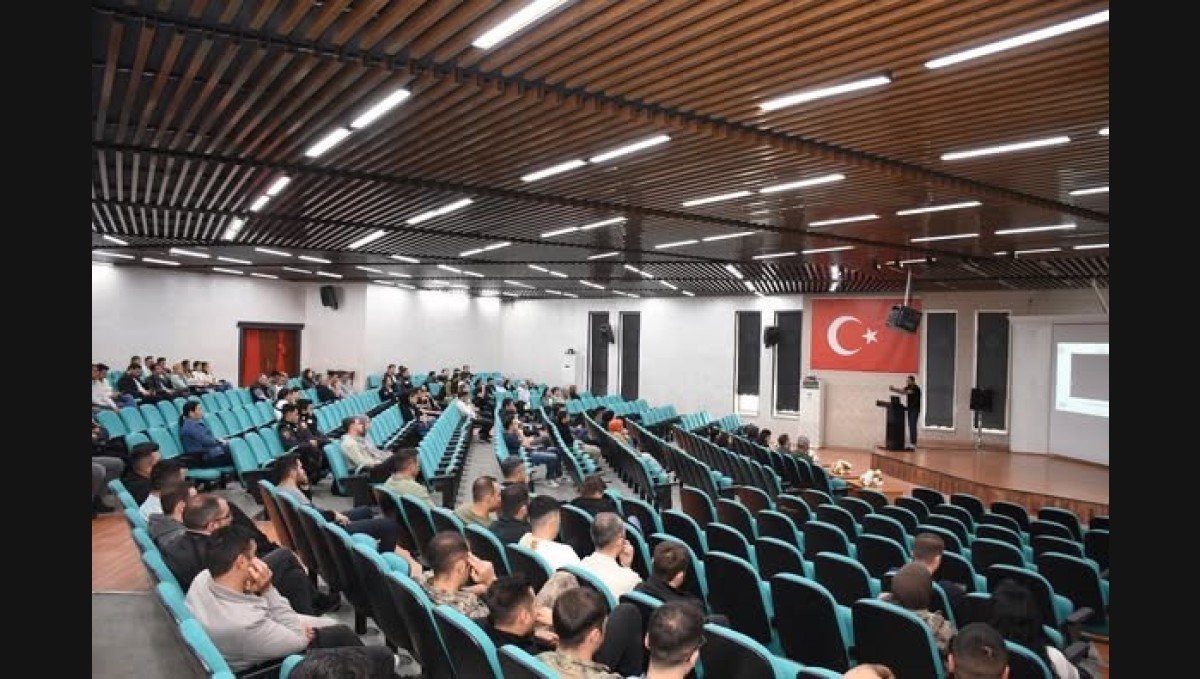 Emniyet ekiplerine seminer düzenlendi