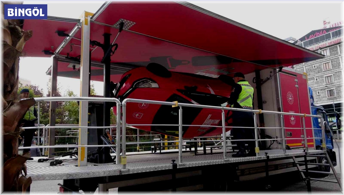 Emniyet kemerinin önemi "Simülasyon" aracıyla gösterildi