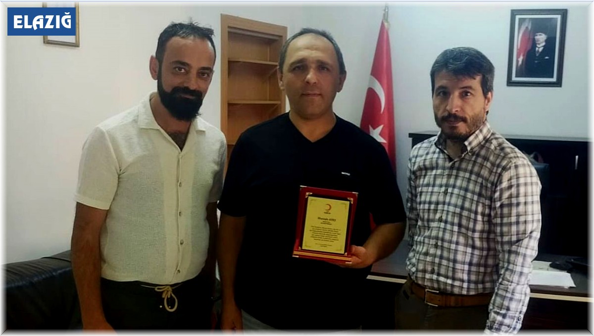 Emniyet müdürü 112 kez kan bağışı yaparak rekor kırdı