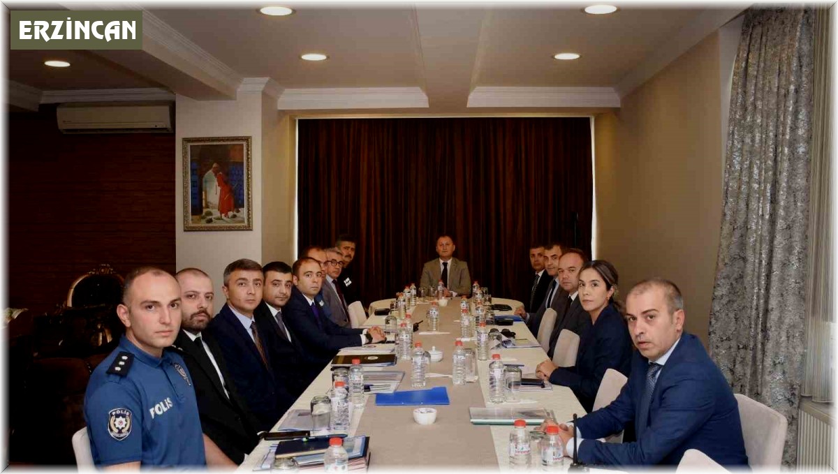 Emniyet Müdürü Baybaba, birim amirleriyle toplantı yaptı