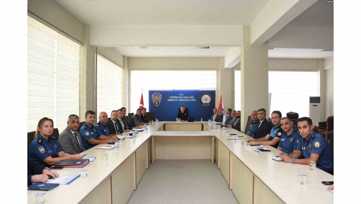 Emniyet Müdürü Baybaba, birim amirleriyle toplantı yaptı