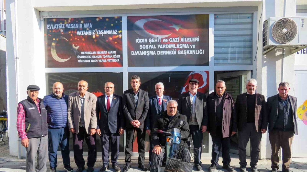 Emniyet Müdürü Erden Sakarya'dan, Iğdır Şehit ve Gazi Aileleri Sosyal Yardımlaşma ve Dayanışma Derneğine ziyaret