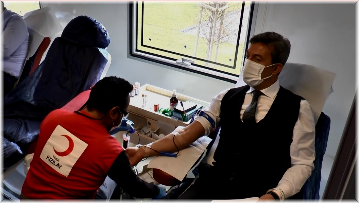 Emniyet Müdürü Tuncer, kan bağışı için kolları sıvadı