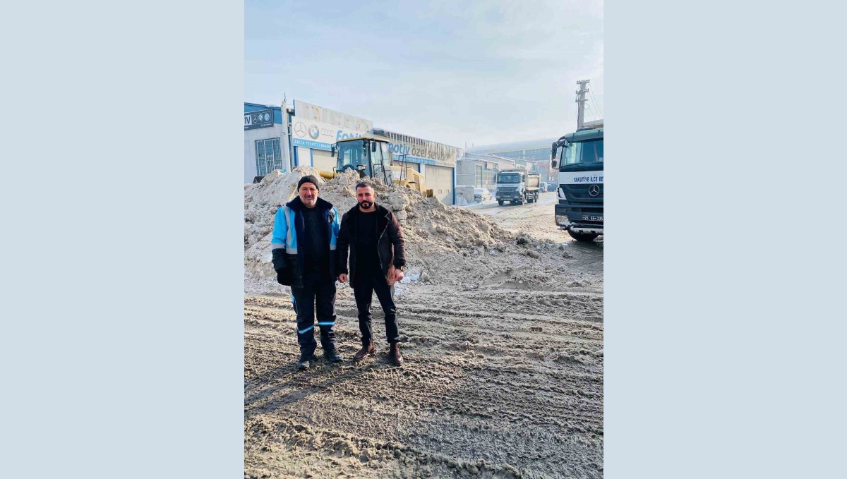 Emre Akdoğan sahada, esnaf rahatta: Sanayide kar engeli aşıldı