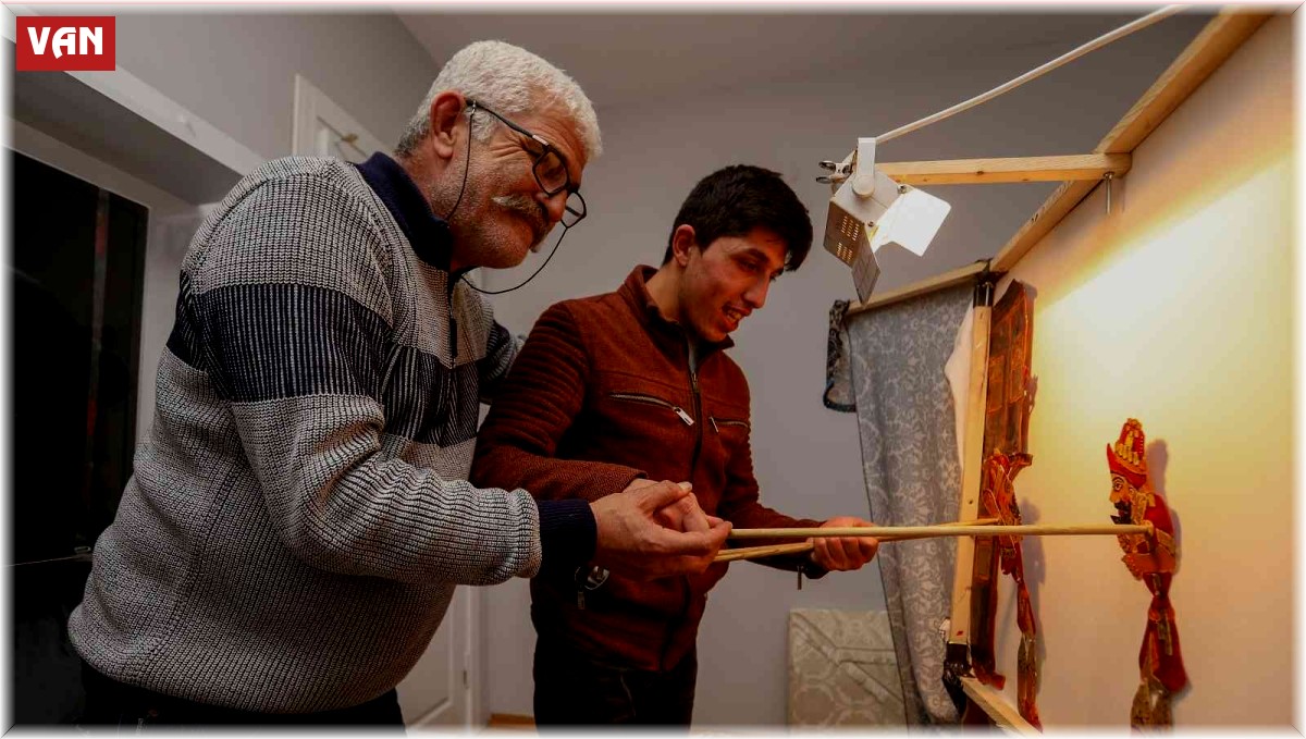 Engelli çocuklar için evlerde özel sahne kuruldu