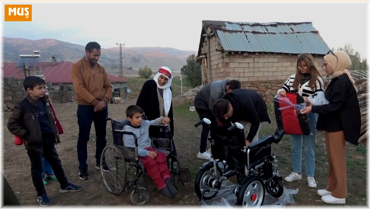Engelli Emir Ali: 'Annem beni bayramlarda sırtında gezdiriyordu'
