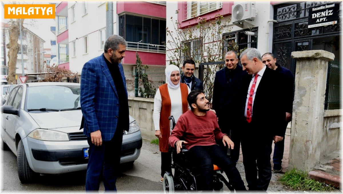 Engelli gence akülü araç sürprizi