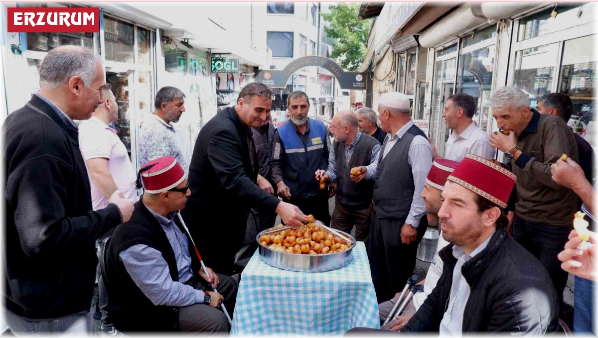 Engelli vatandaştan esnafa lokma tatlısı
