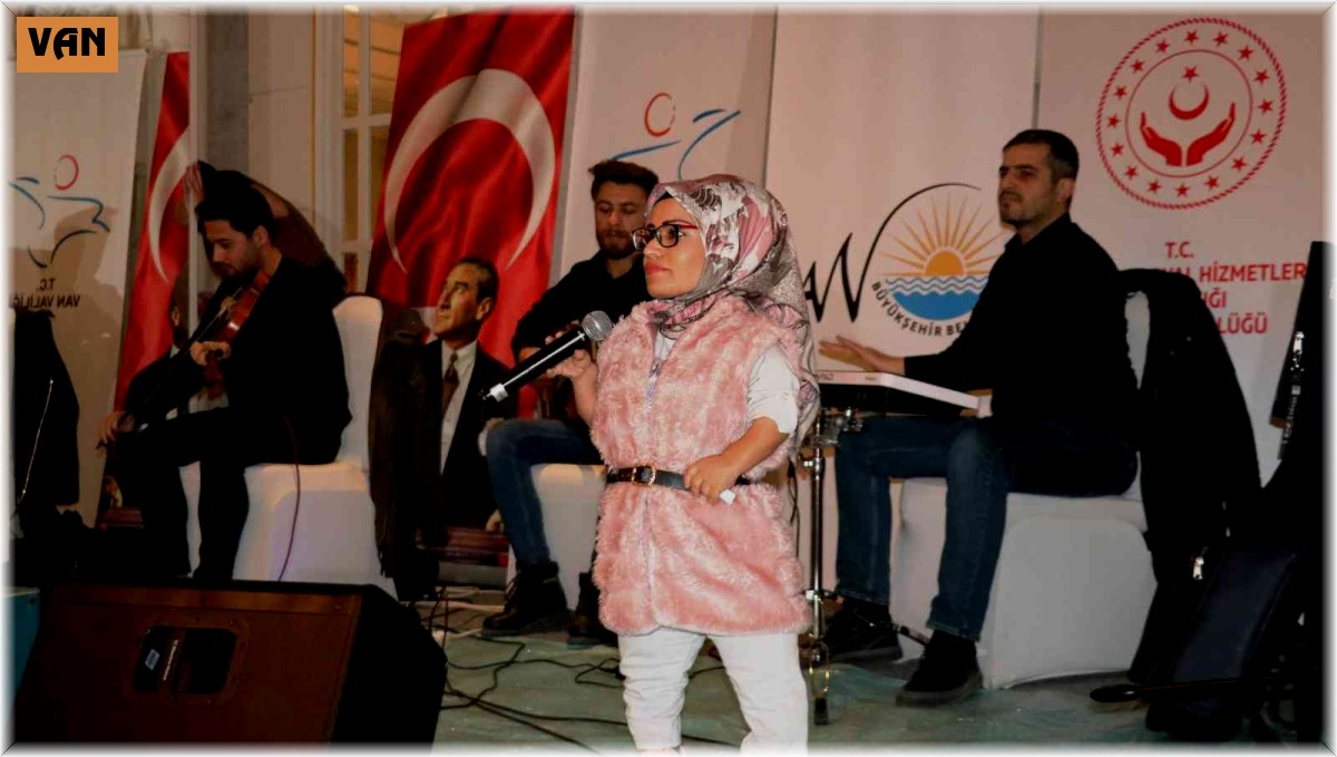 Engellilerin performansı izleyenleri büyüledi