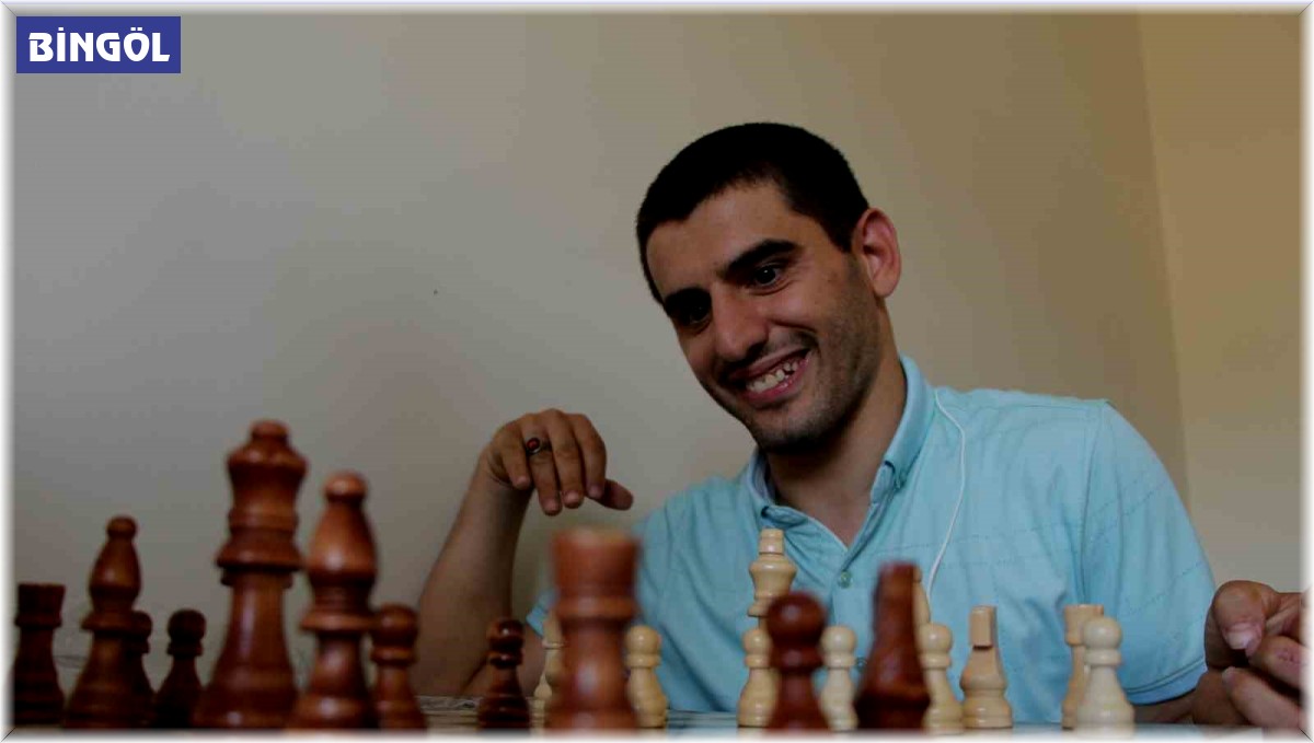 Engelsiz Yaşam Merkezi, bedensel engelli Veysel'i hayata bağladı