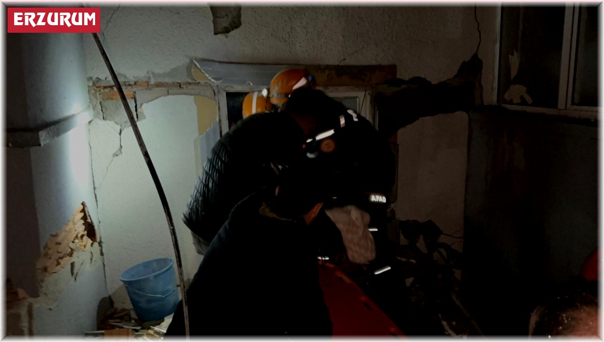 Enkaz altında canla başla çalışan ekiplerden yüreklere su serpen haberler gelmeye devam ediyor