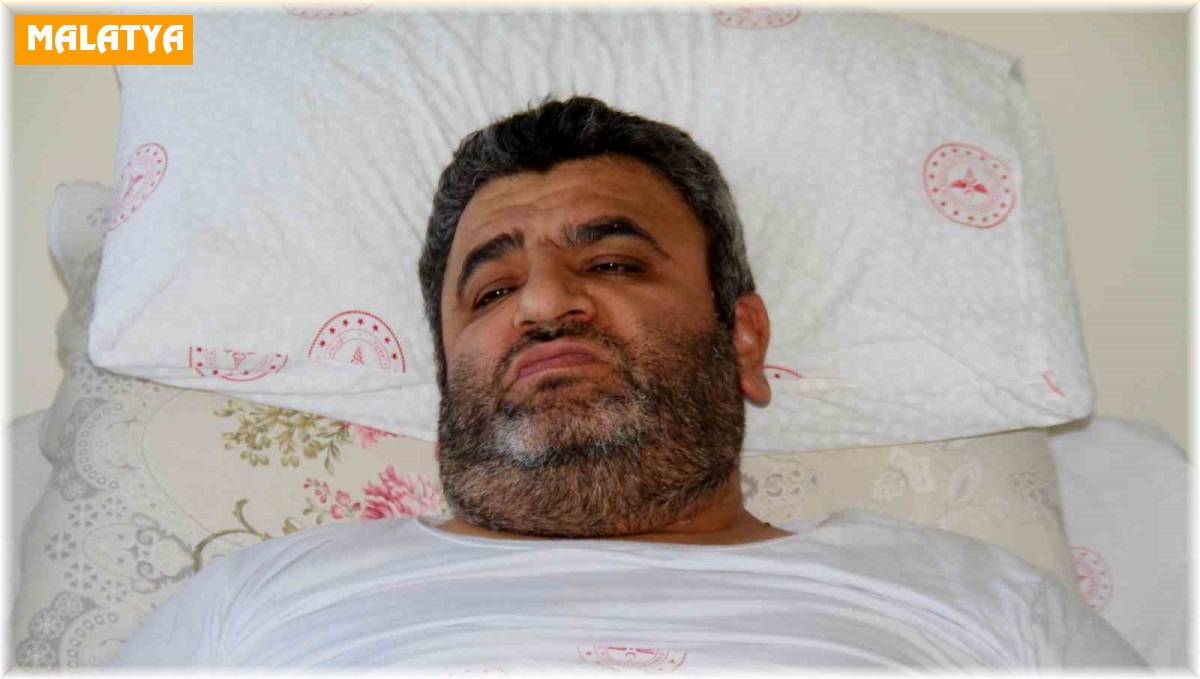 Enkaz altından 32 saat sonra yeğeninin mesajı sayesinde kurtuldu