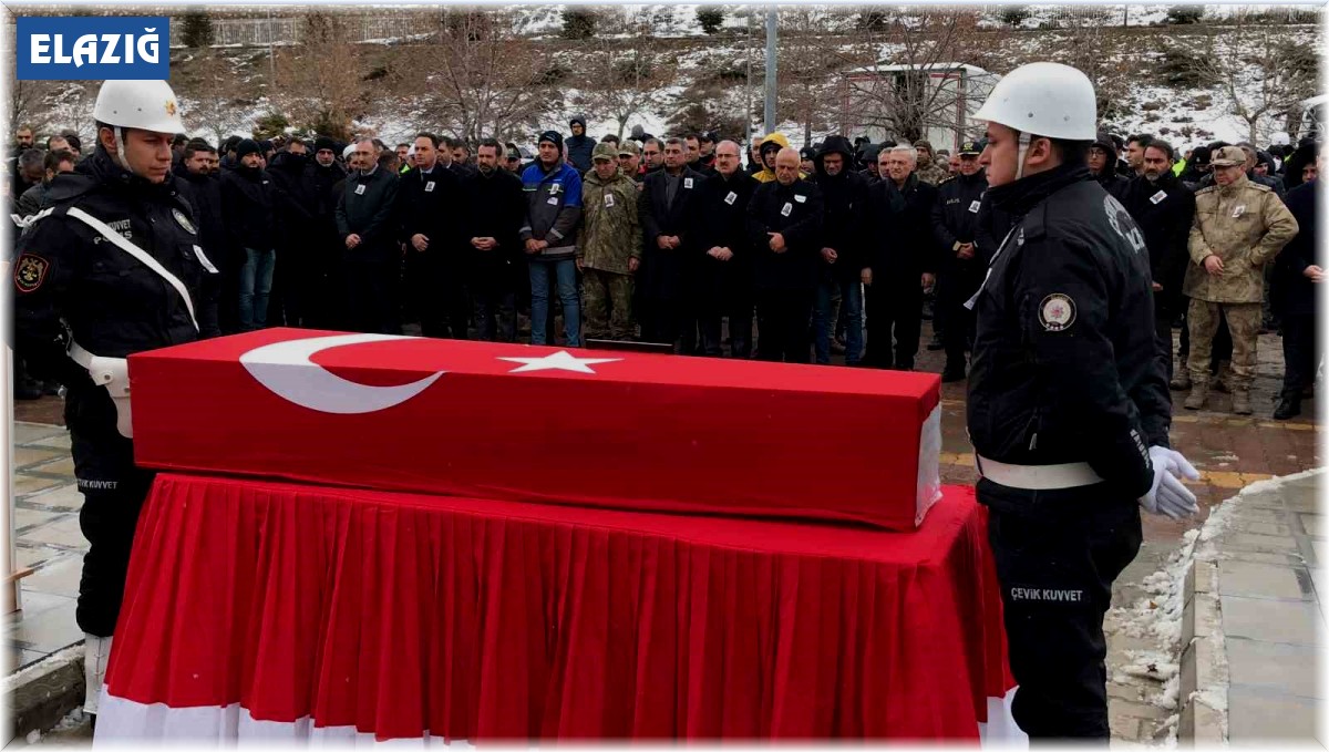 Enkaz altından çıkartılan şehit polisin cenazesi memleketine gönderildi