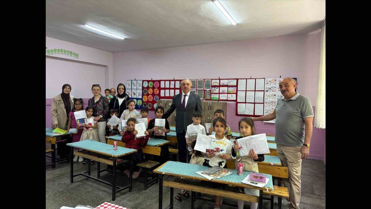 ER- VAK öğrencilerin karne sevincine ortak oldu