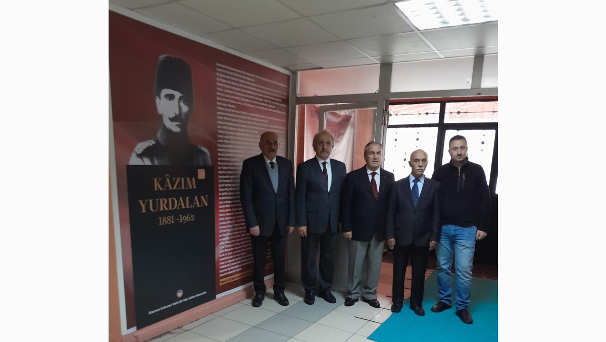 ER-VAK'tan Kazım Yurdalan Ortaokulu'na kültür hizmeti
