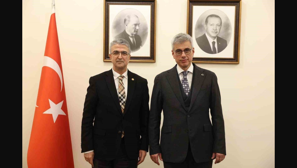 ER-VAK'tan MHP Erzurum Milletvekili Prof. Dr Kamil Aydın'a teşekkür