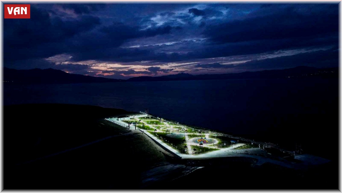 Erçek flamingo parkı vatandaşların hizmetine açtı