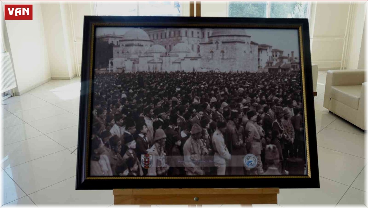 Erciş'te '30 Ağustos Zafer Bayramı' konulu sergi