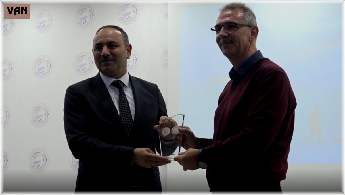 Erciş'te akademisyenler yöneticilerle buluştu