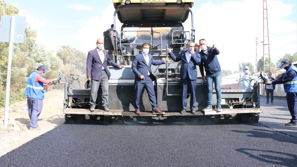 Erciş'te asfalt çalışmaları devam ediyor