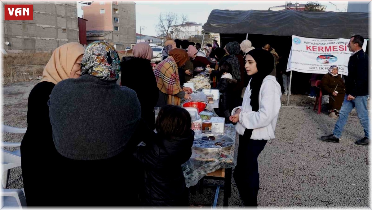 Erciş'te Filistin'e yardım kampanyası düzenlendi