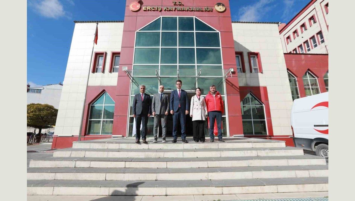 Erciş'te "Hedef 1918 Ünite Kan, Sen de Bir Cana Umut Ol" kampanyası başlatıldı