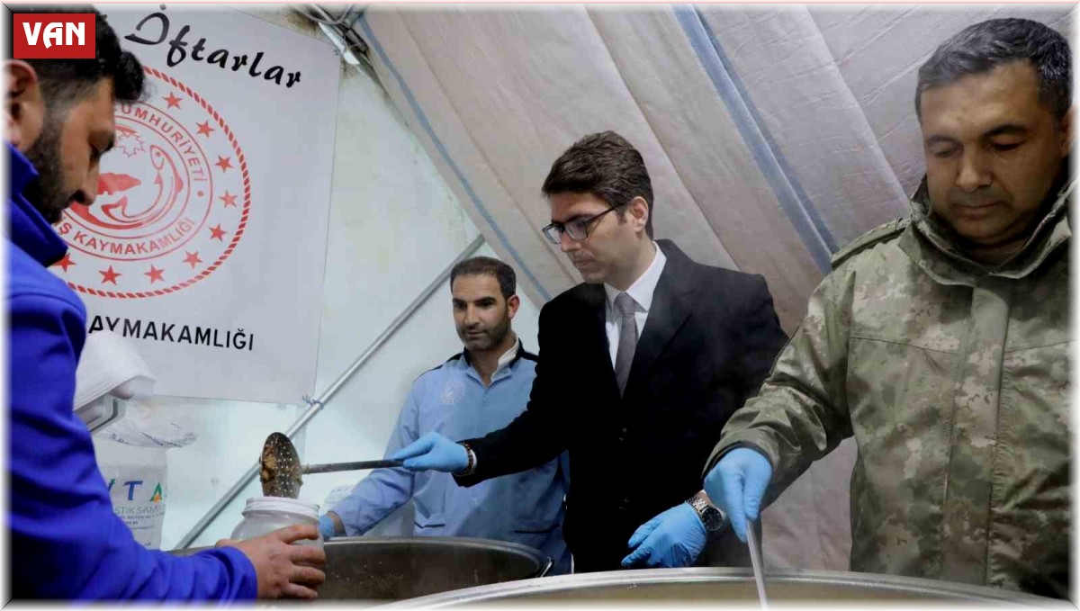 Erciş'te iftar çadırına yoğun ilgi