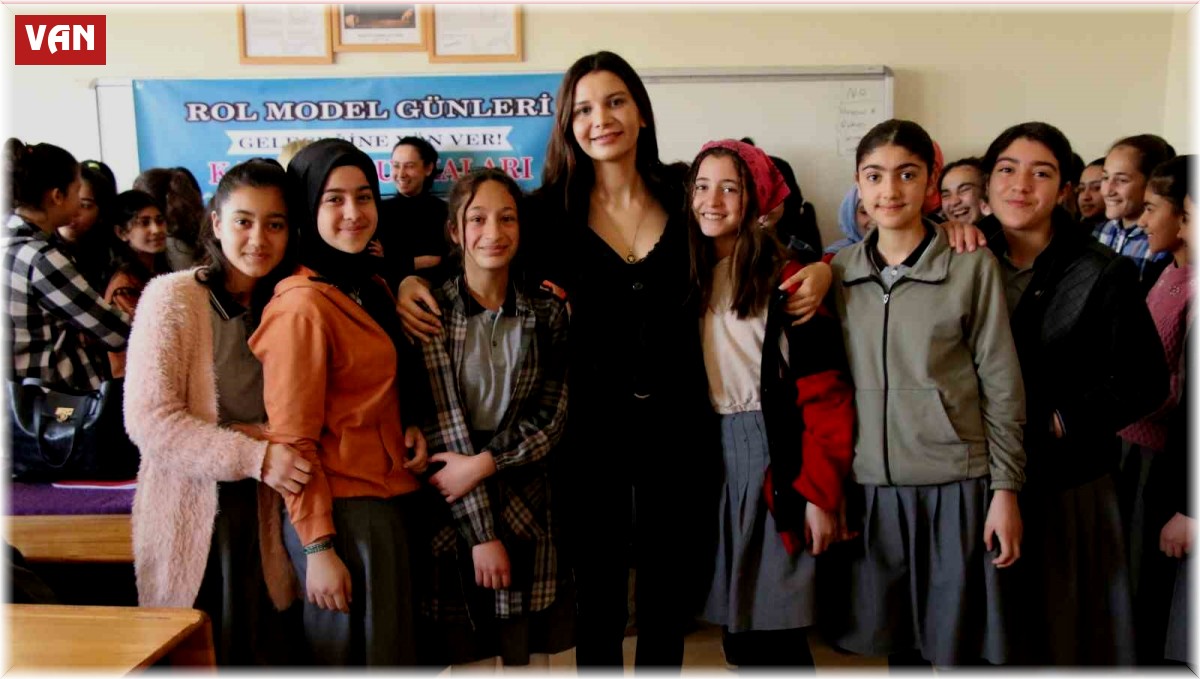 Erciş'te kadın ve öğrenciler rol modelleriyle buluşturuluyor