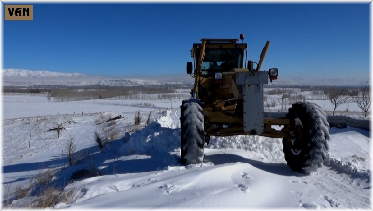 Erciş'te mahsur kalan öğrenciler kurtarıldı