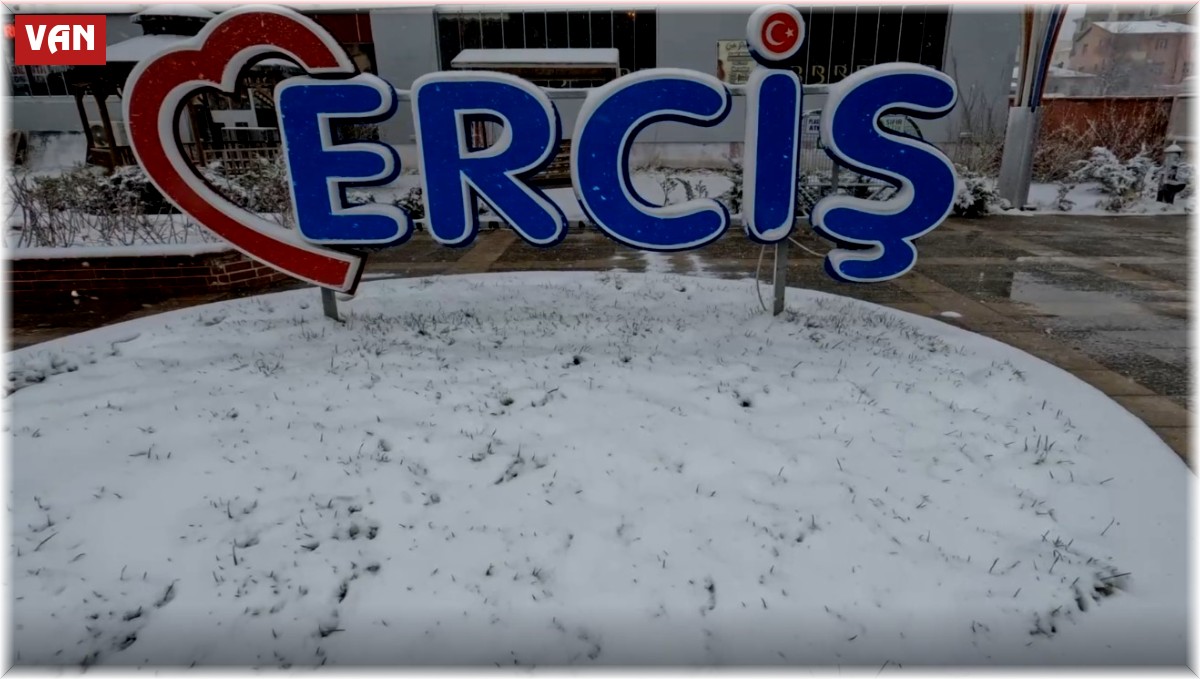 Erciş'te Mart ayı karlı bitti