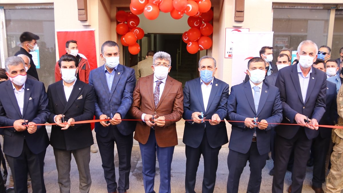 Erciş'te Millet Bahçesi ile Ağız ve Diş Sağlığı Merkezi'nin temeli atıldı