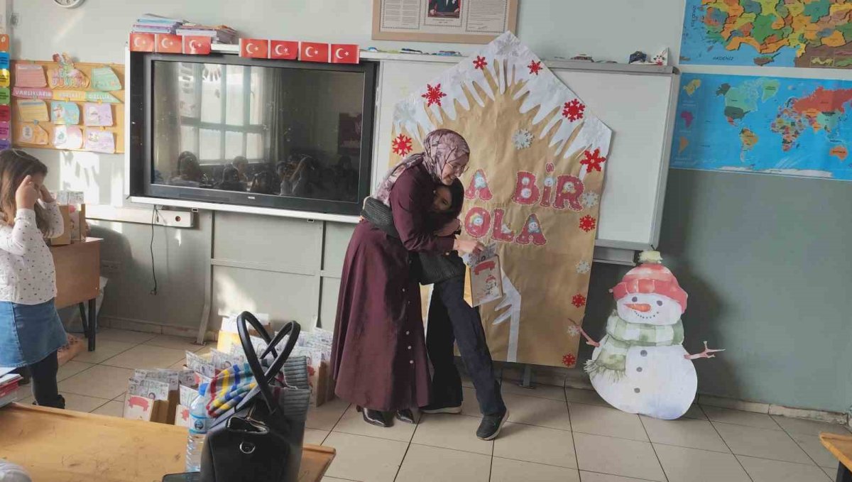 Erciş'te öğrencilerin karne sevinci