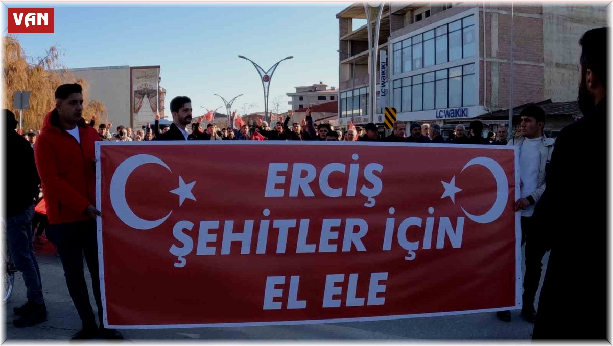 Erciş'te 'şehitleri anma ve teröre lanet' yürüyüşü yapıldı