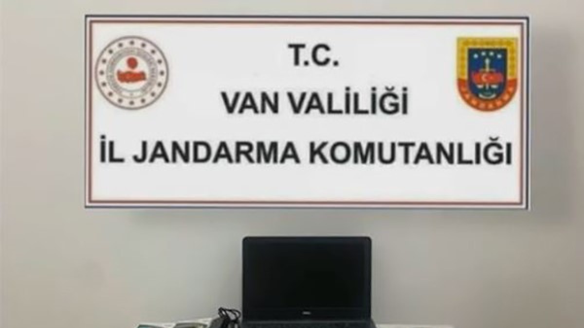 Erciş'te telefonlara IMEI klonlaması yapan iş yerine operasyon: Çok sayıda malzeme ele geçirildi