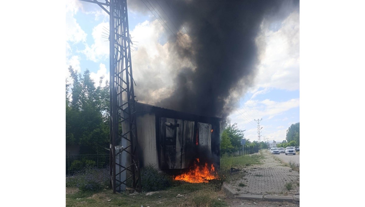 Erciş'te trafo yangını