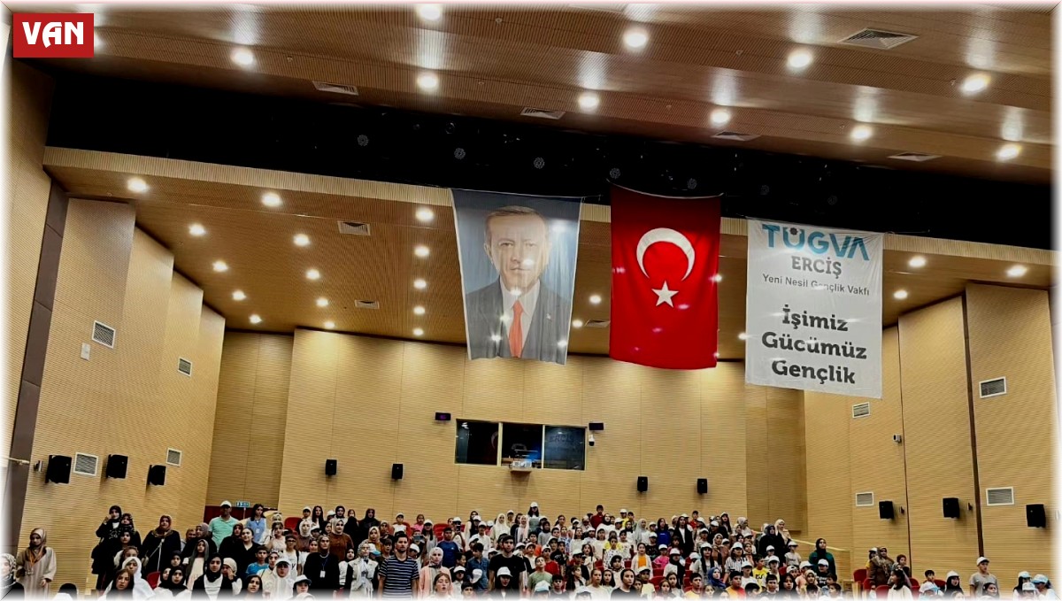 Erciş'te 'Yaz Okulu' kapanış programı düzenlendi