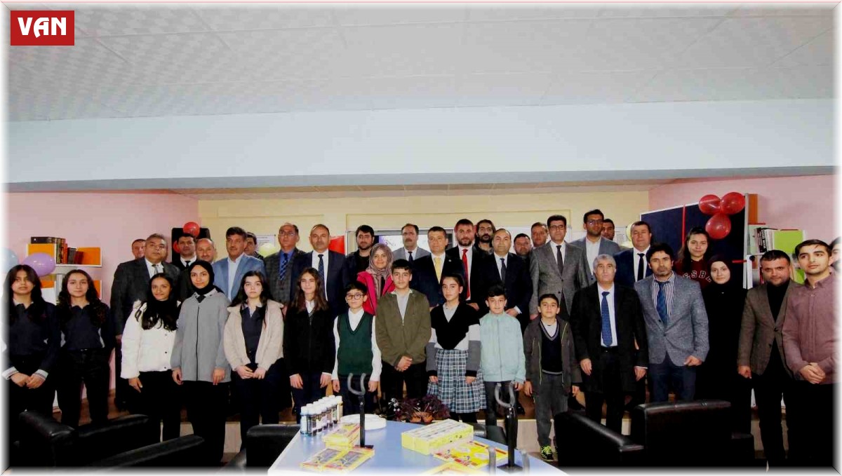 Erciş'teki okullara ekipman desteği
