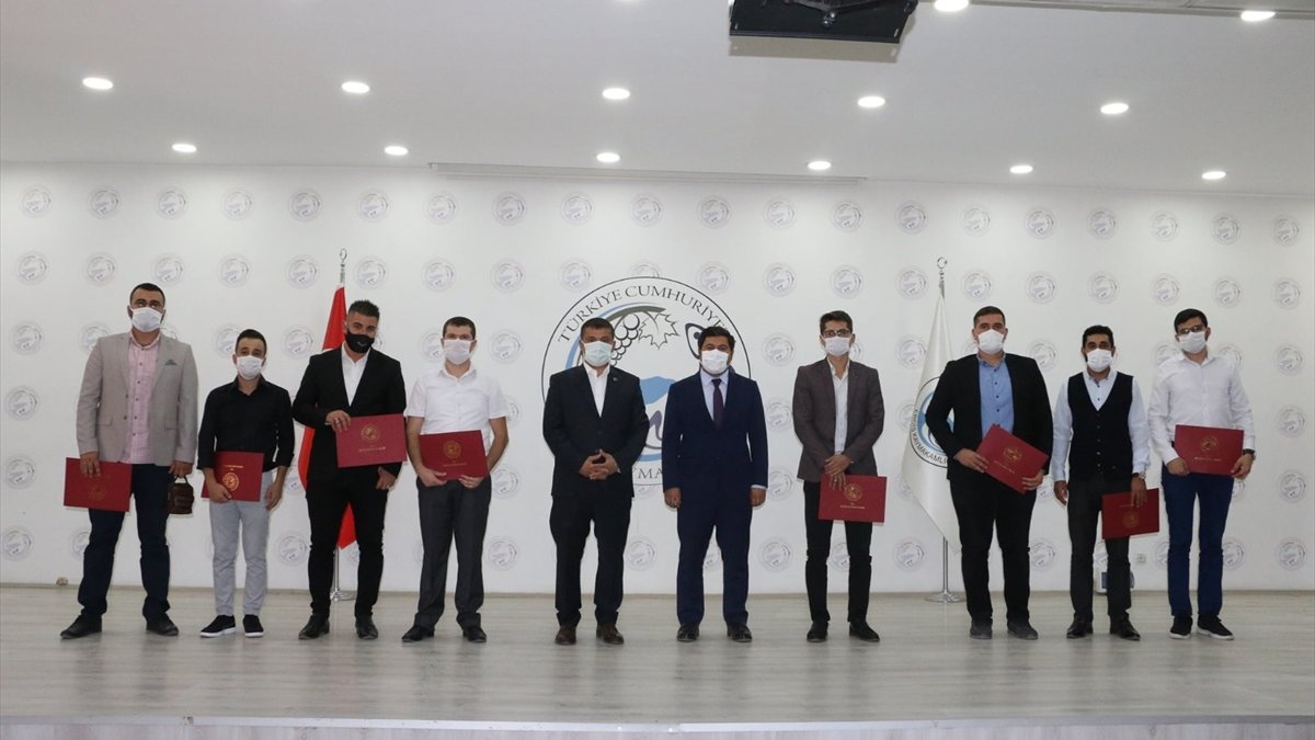Erciş Vefa Sosyal Destek Grubu görevlilerine başarı belgesi verildi