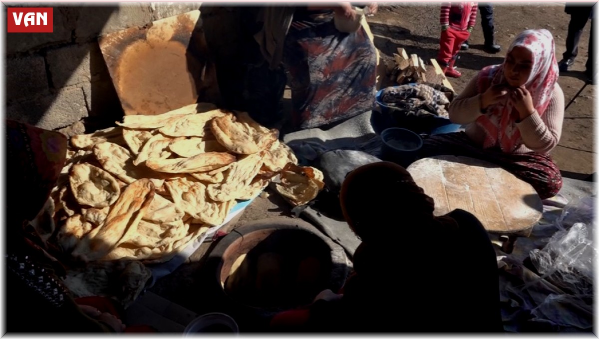 Ercişli kadınlar depremzedeler için kolları sıvadı