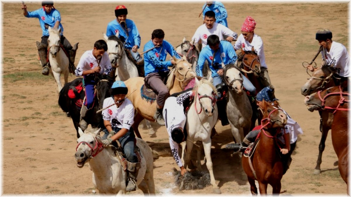 Erciş’te "Ulupamir Kültür Şöleni" gerçekleştirildi