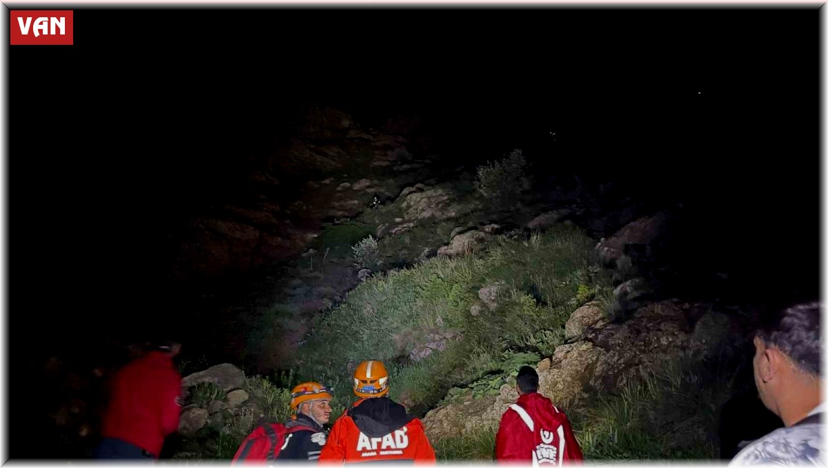 Erek Dağı'nda mahsur kalan 2 kişi drone yardımıyla kurtarıldı