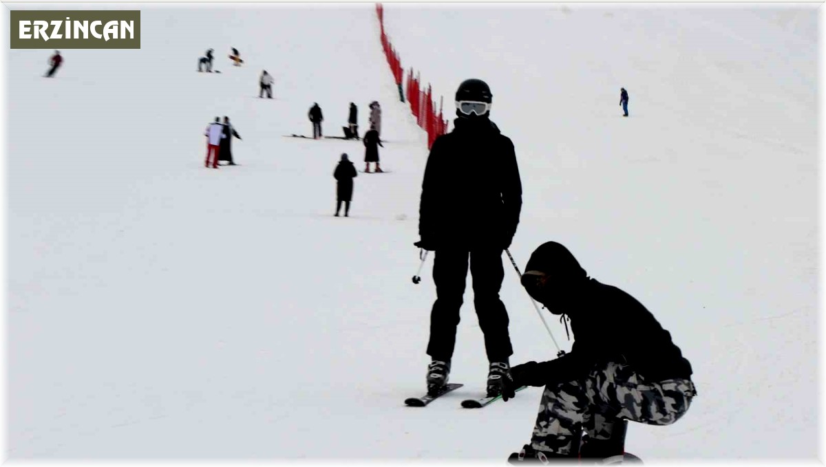 Ergan'da hafta sonu kayak heyecanı